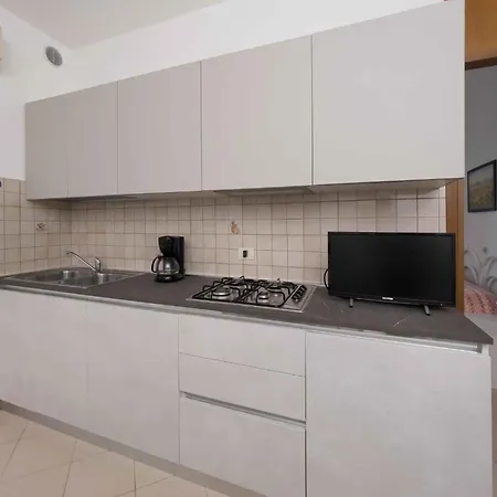 In 53332 * لينانو سابيادورو